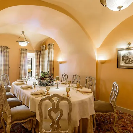 Narutis - Small Luxury Of The World Hotel Vilnius