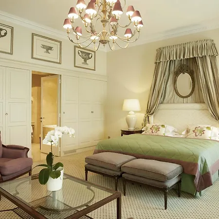 Narutis - Small Luxury Of The World Vilnius