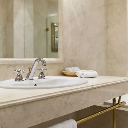 Narutis - Small Luxury Of The World Hotell Vilnius