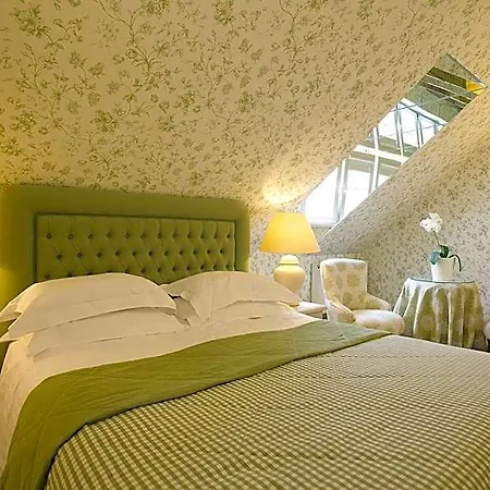 Narutis - Small Luxury Of The World Vilnius