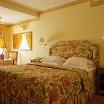 Narutis - Small Luxury Of The World Hotell Vilnius