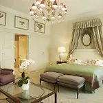 Narutis - Small Luxury Of The World Vilnius